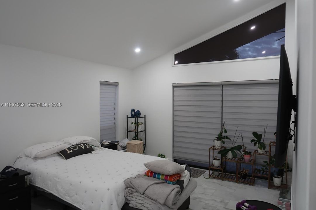 Activo con contrato: $275,000 (3 camas, 2 baños, 1359 Pies cuadrados)
