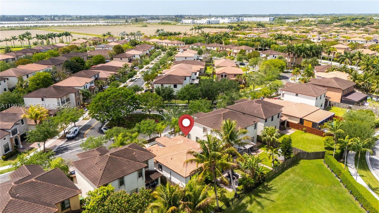 Недавно продано: $450,000 (3 спален, 2 ванн, 1728 Квадратных фут)