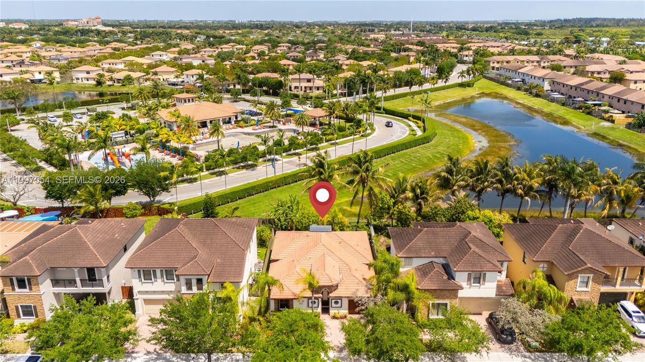 Недавно продано: $450,000 (3 спален, 2 ванн, 1728 Квадратных фут)