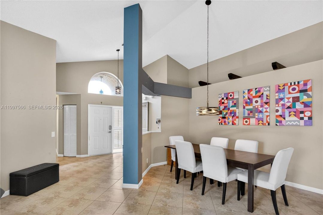 Activo con contrato: $519,000 (3 camas, 2 baños, 1590 Pies cuadrados)