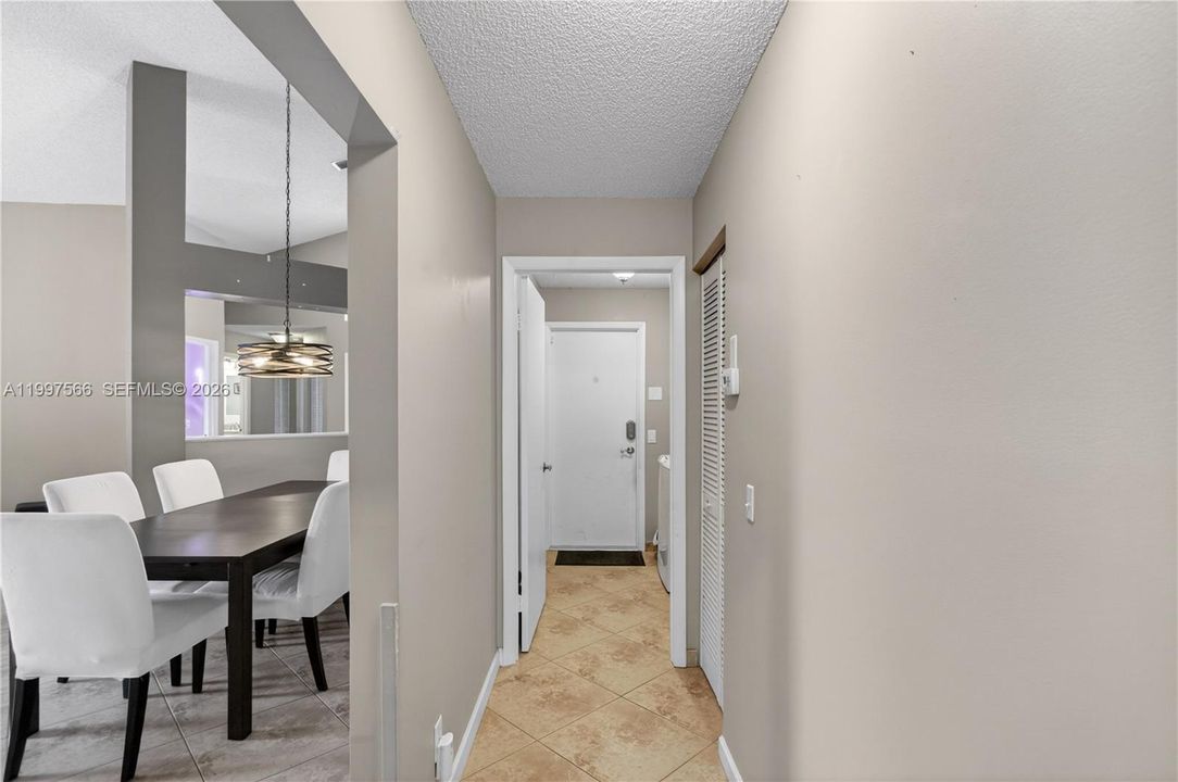 Activo con contrato: $519,000 (3 camas, 2 baños, 1590 Pies cuadrados)