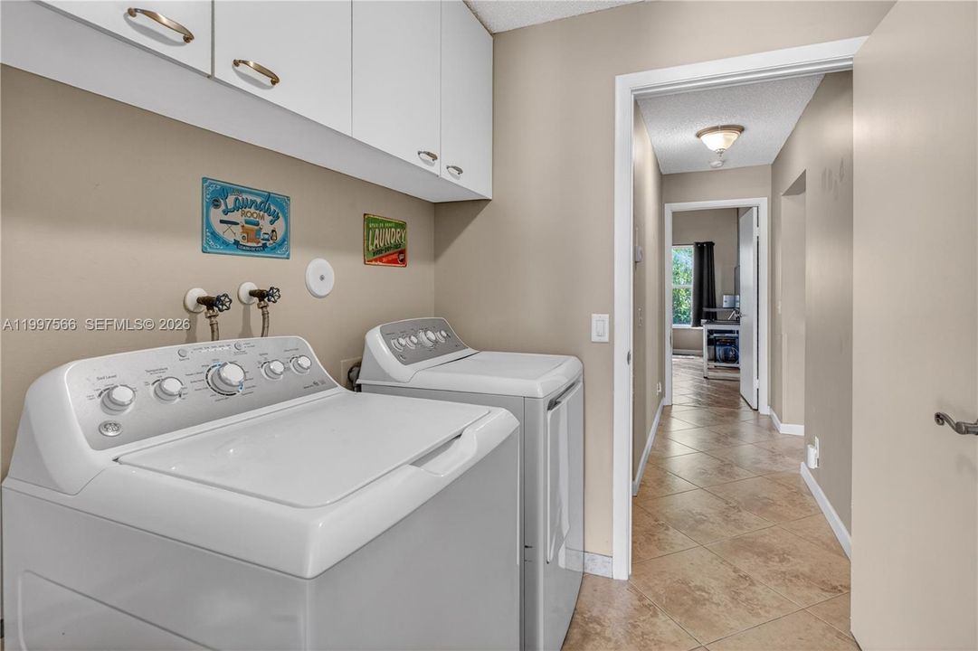 Activo con contrato: $519,000 (3 camas, 2 baños, 1590 Pies cuadrados)