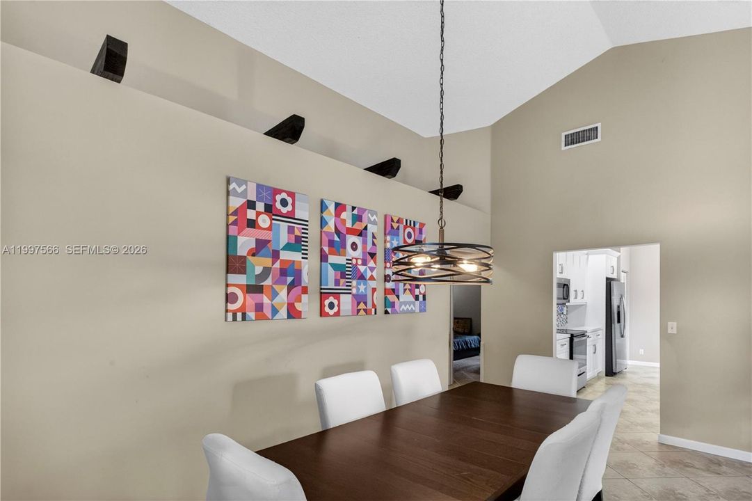 Activo con contrato: $519,000 (3 camas, 2 baños, 1590 Pies cuadrados)