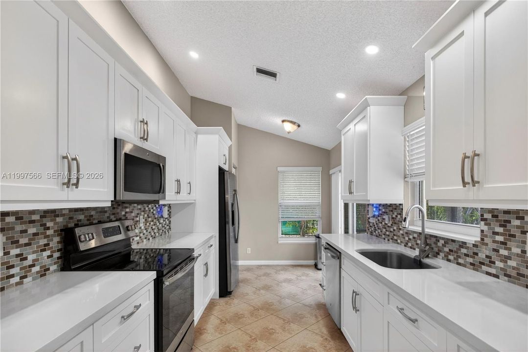 Activo con contrato: $519,000 (3 camas, 2 baños, 1590 Pies cuadrados)