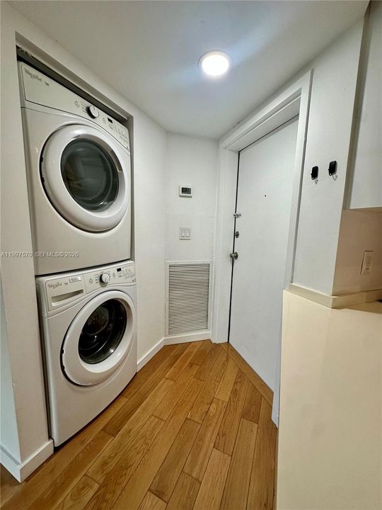 待售: $334,999 (1 贝兹, 1 浴室, 770 平方英尺)
