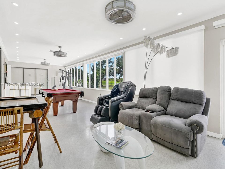 En Venta: $1,750,000 (5 camas, 4 baños, 4383 Pies cuadrados)