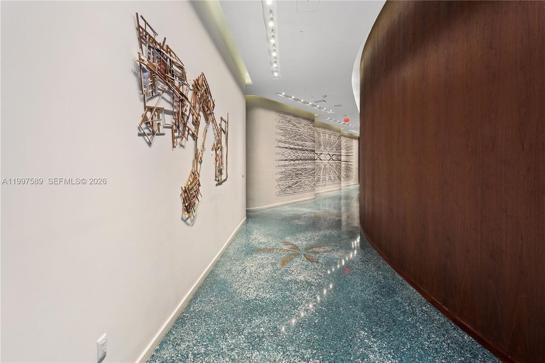 合同活跃: $4,195,000 (3 贝兹, 3 浴室, 2045 平方英尺)