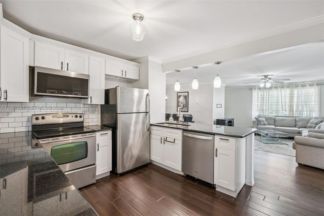 Active With Contract: $309,950 (3 beds, 3 baths, 0 Square Feet)