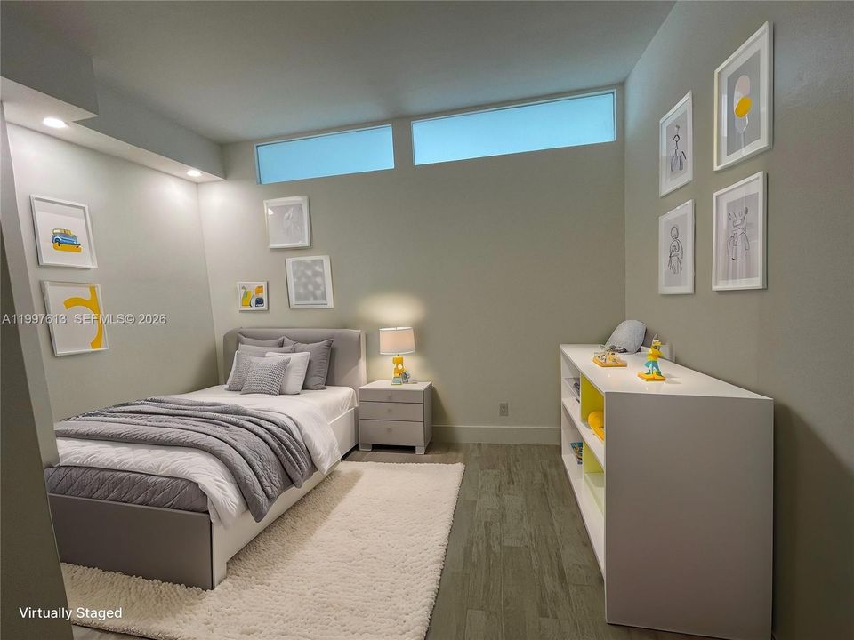 Recently Rented: $3,700 (3 beds, 2 baths, 1537 Square Feet)