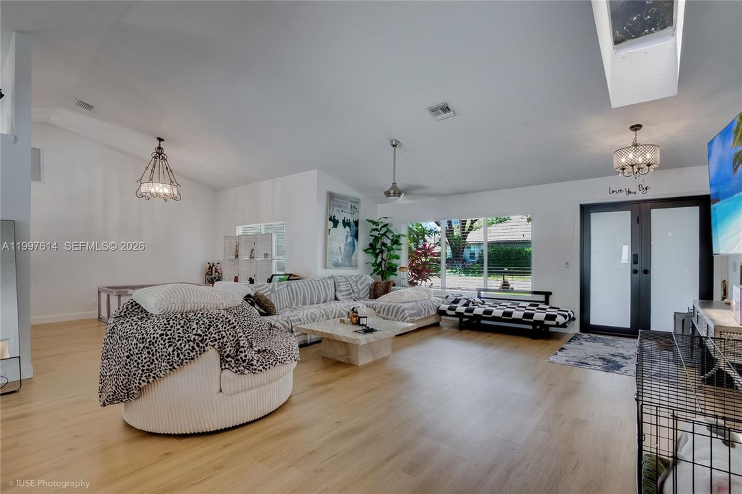 Active With Contract: $899,000 (4 beds, 2 baths, 2369 Square Feet)