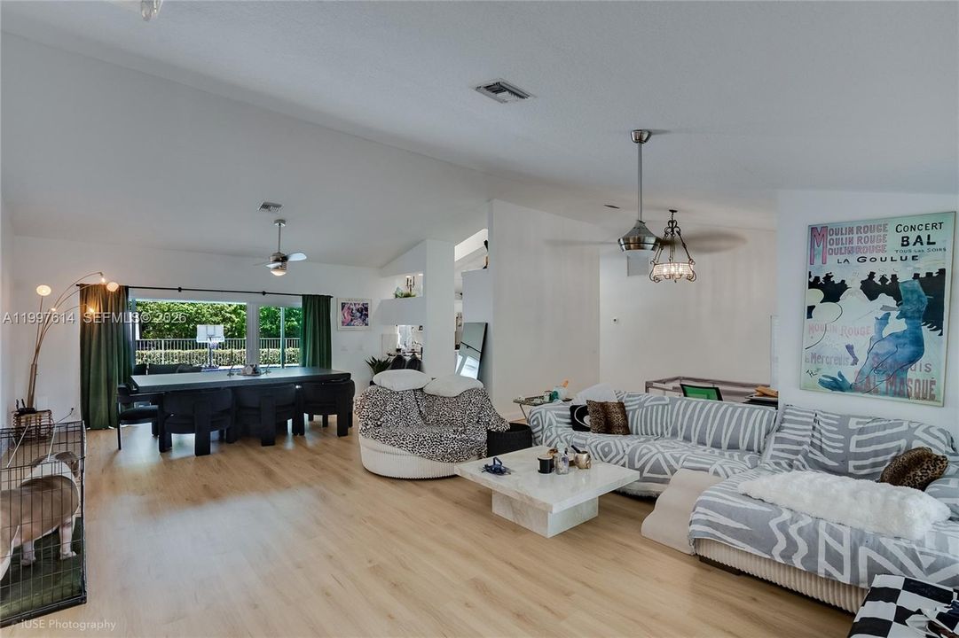 Active With Contract: $899,000 (4 beds, 2 baths, 2369 Square Feet)