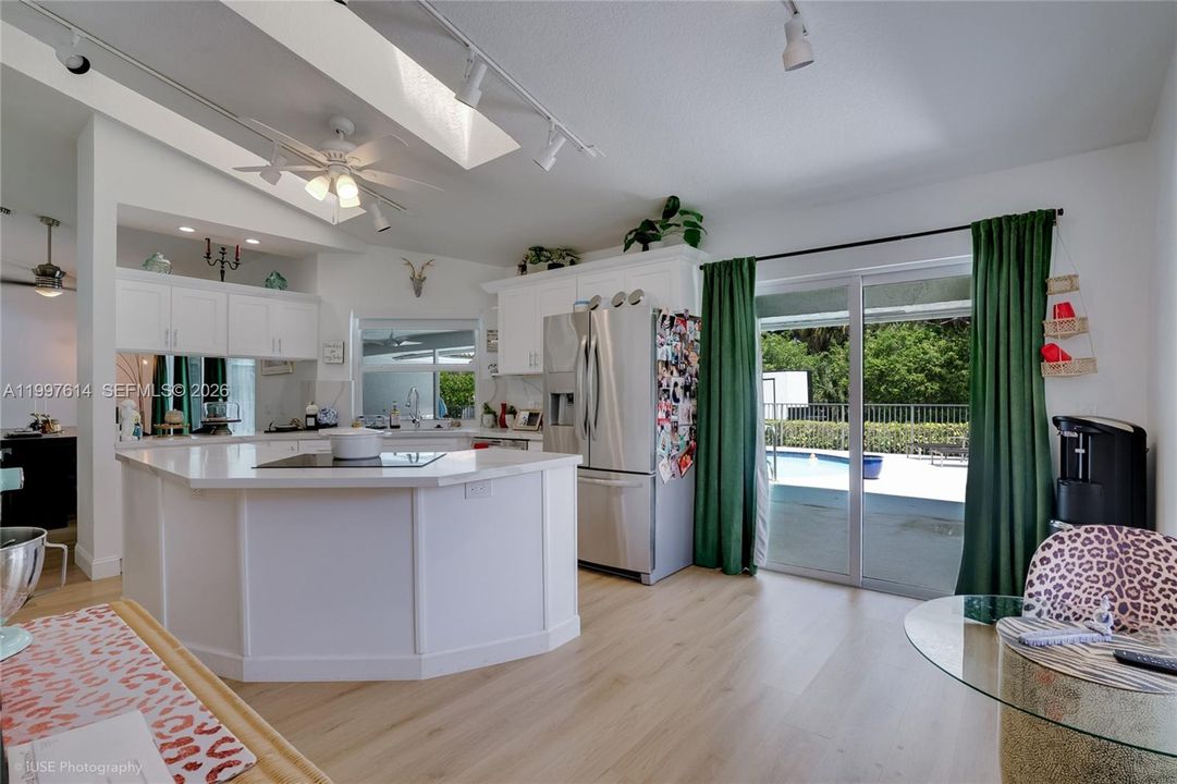 Active With Contract: $899,000 (4 beds, 2 baths, 2369 Square Feet)