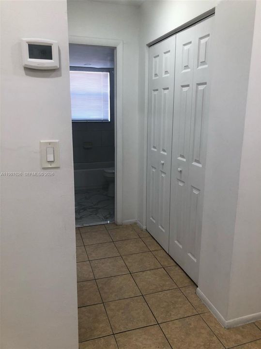 Active With Contract: $125,000 (1 beds, 1 baths, 598 Square Feet)