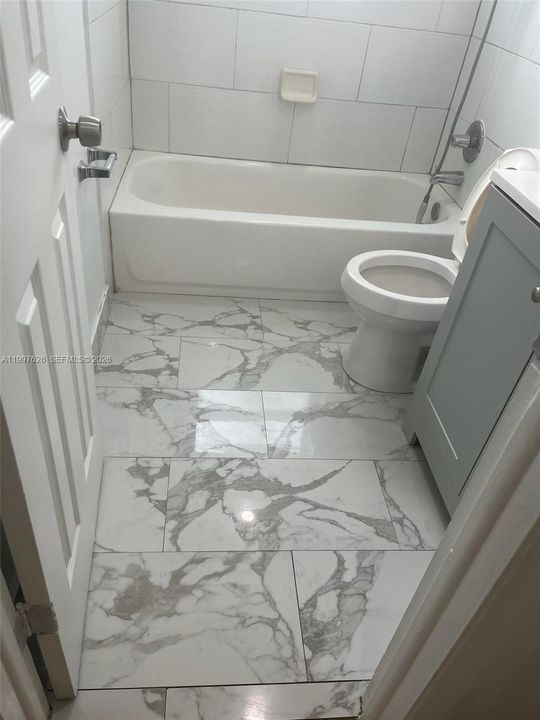 Active With Contract: $125,000 (1 beds, 1 baths, 598 Square Feet)