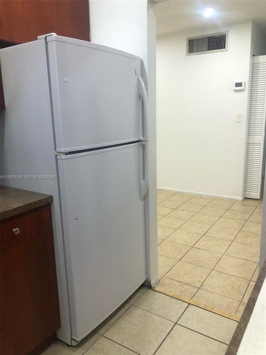 Active With Contract: $125,000 (1 beds, 1 baths, 598 Square Feet)