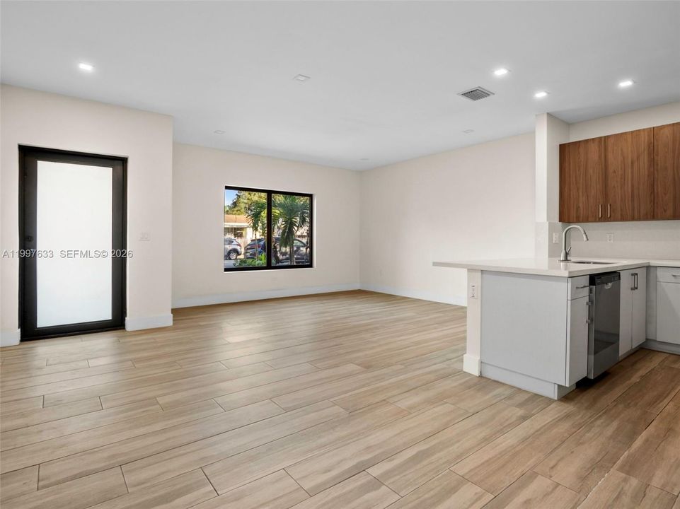 На продажу: $1,350,000 (0 спален, 0 ванн, 2830 Квадратных фут)