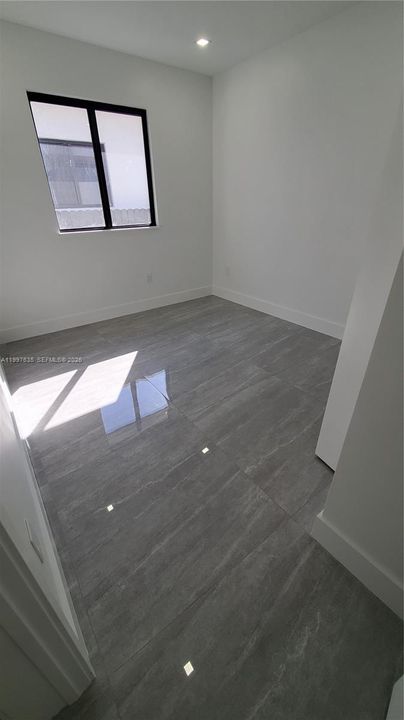 Recientemente alquilado: $3,000 (3 camas, 2 baños, 900 Pies cuadrados)