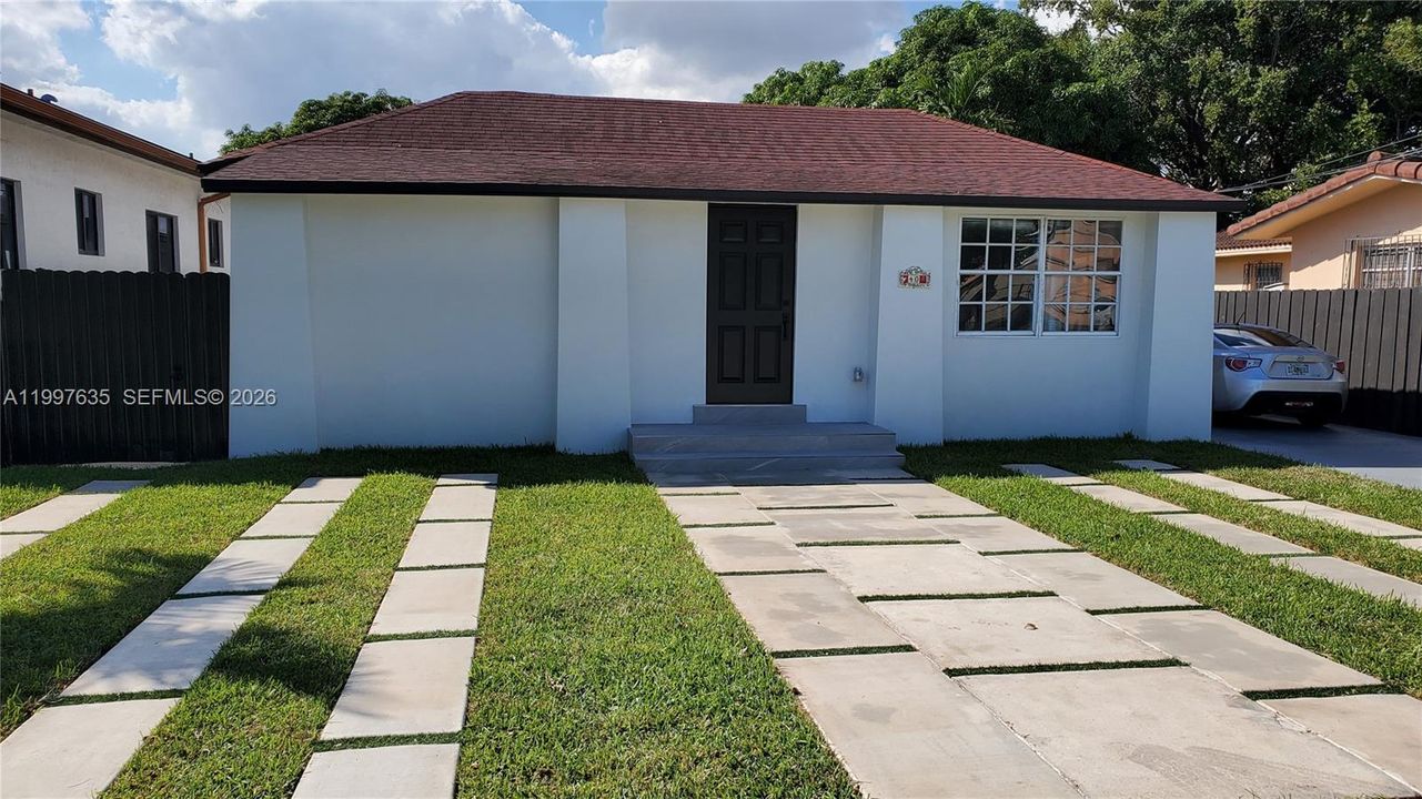 Recientemente alquilado: $3,000 (3 camas, 2 baños, 900 Pies cuadrados)