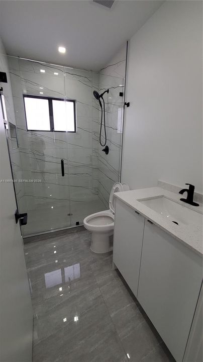 Recientemente alquilado: $3,000 (3 camas, 2 baños, 900 Pies cuadrados)