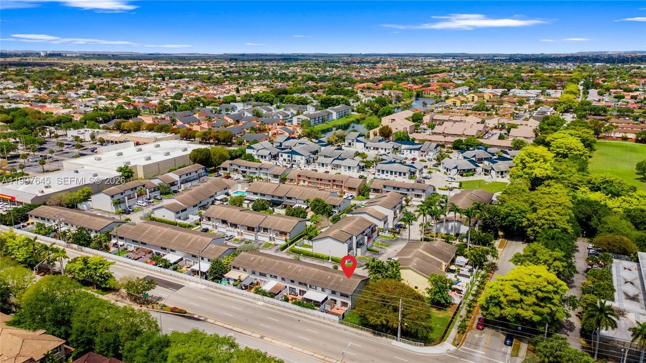 Vendido Recientemente: $370,000 (2 camas, 3 baños, 1970 Pies cuadrados)