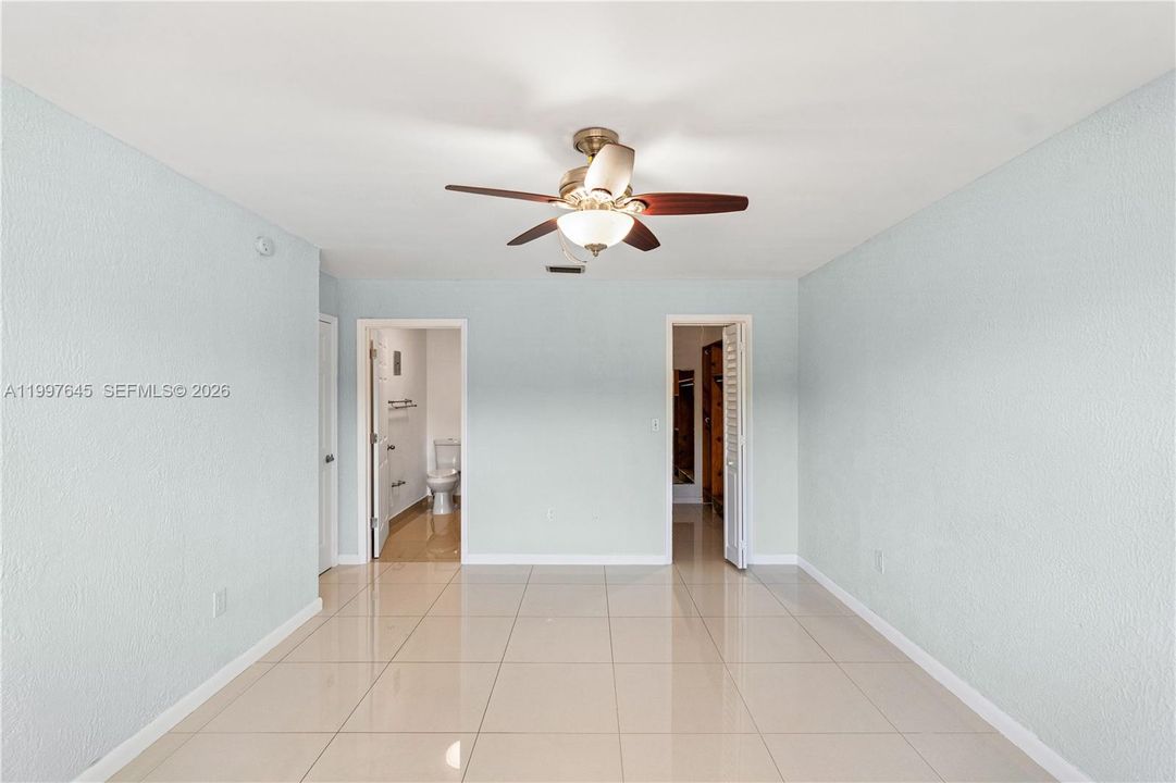 Vendido Recientemente: $370,000 (2 camas, 3 baños, 1970 Pies cuadrados)