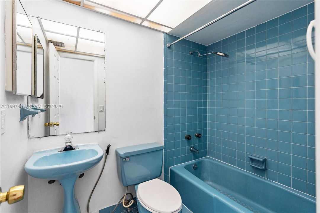 Vendido Recientemente: $370,000 (2 camas, 3 baños, 1970 Pies cuadrados)
