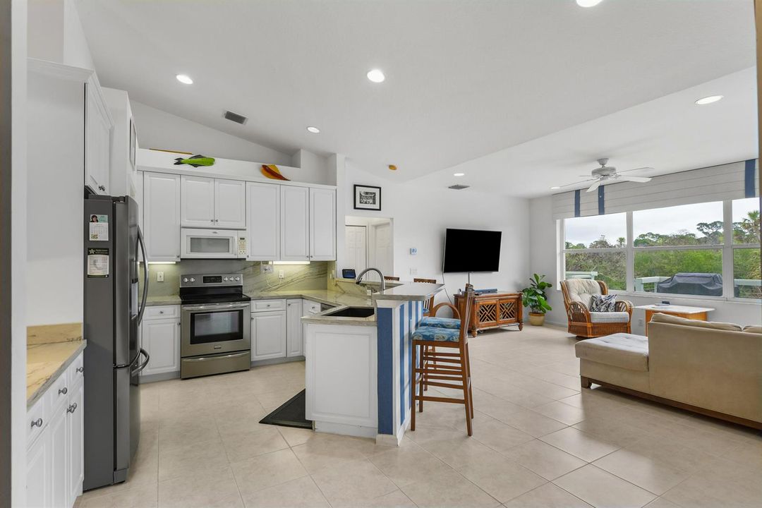 3281 SW Water Edge Way Palm-print-014-04