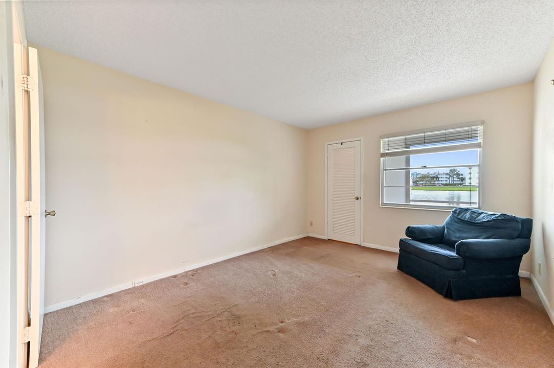 11 bedroom 01