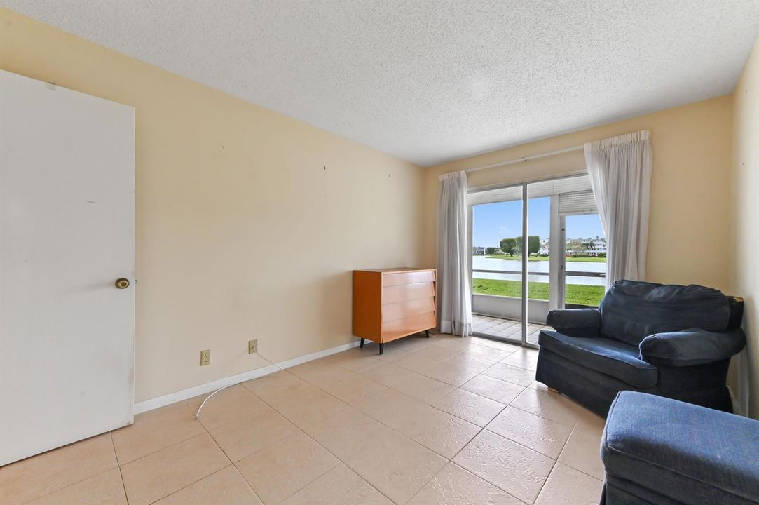 19 bedroom 03