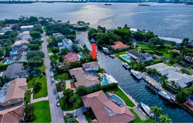 For Rent: $14,900 (6 beds, 4 baths, 4618 Square Feet)