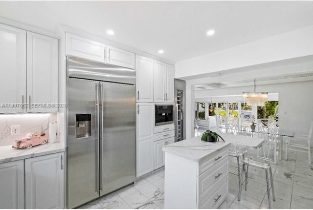 For Rent: $14,900 (6 beds, 4 baths, 4618 Square Feet)