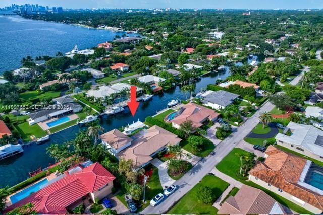 For Rent: $14,900 (6 beds, 4 baths, 4618 Square Feet)