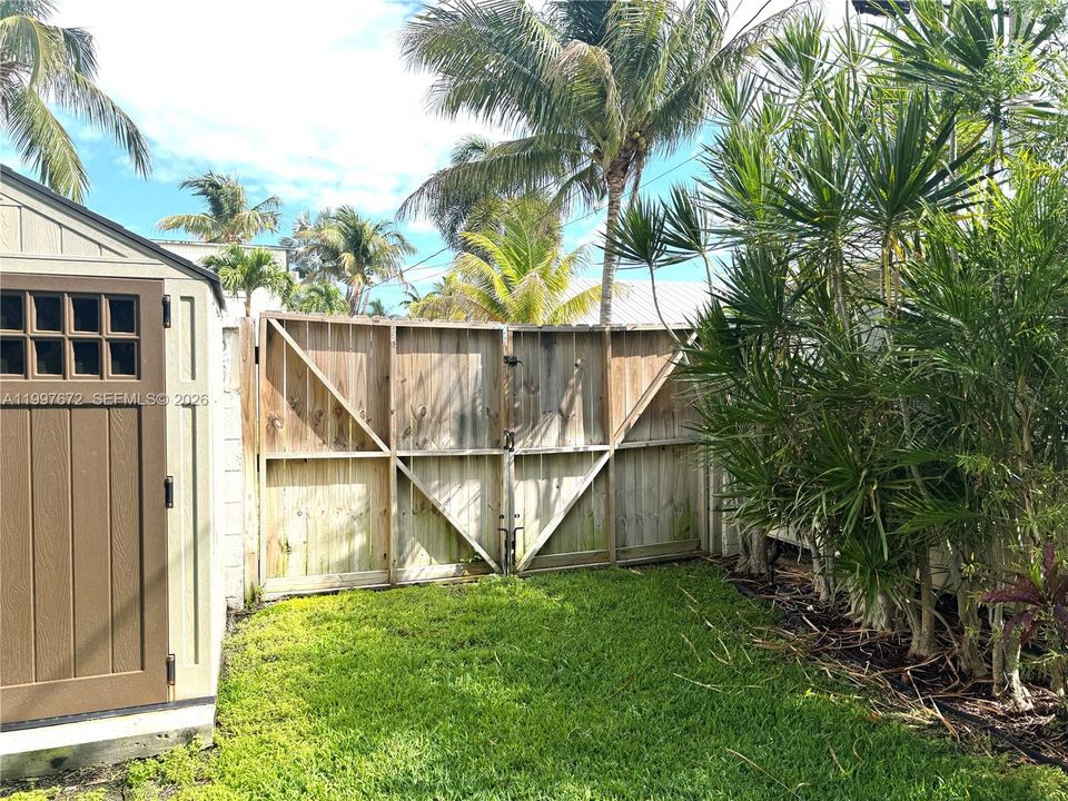 Rear alley access gate