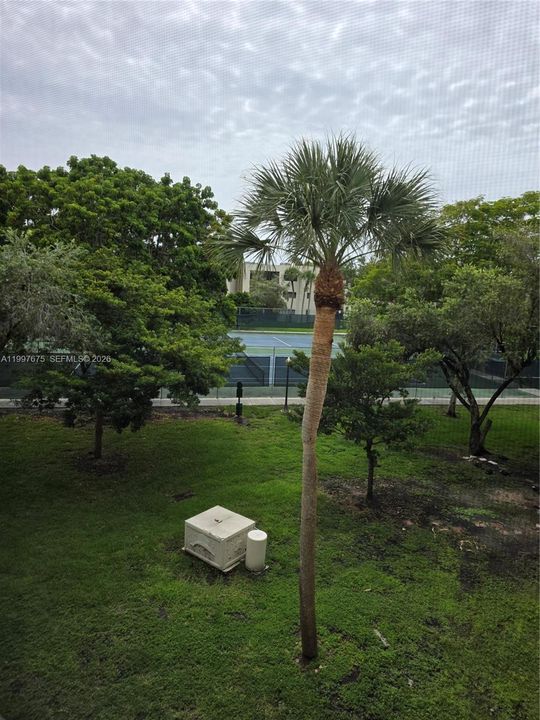 For Sale: $240,000 (1 beds, 1 baths, 705 Square Feet)
