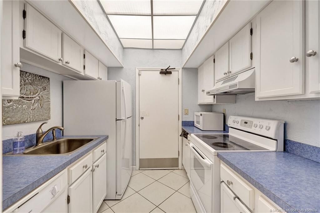 Suntide Interior Clubhouse Kitchen