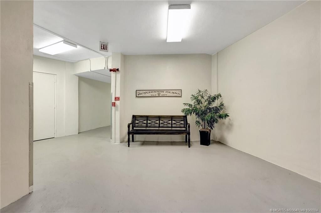 Suntide Garage Level Walkway