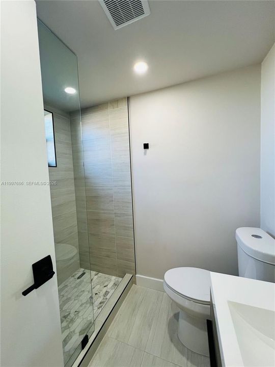 Active With Contract: $395,700 (2 beds, 2 baths, 1260 Square Feet)