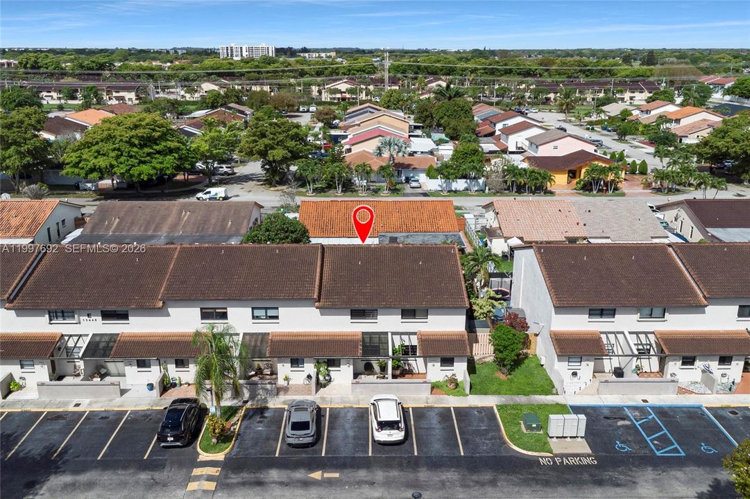 Active With Contract: $409,900 (2 beds, 2 baths, 1160 Square Feet)
