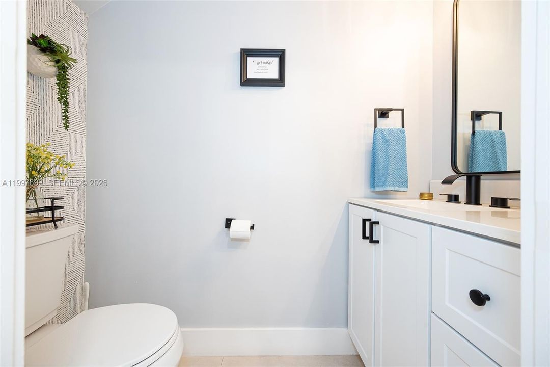 Active With Contract: $409,900 (2 beds, 2 baths, 1160 Square Feet)