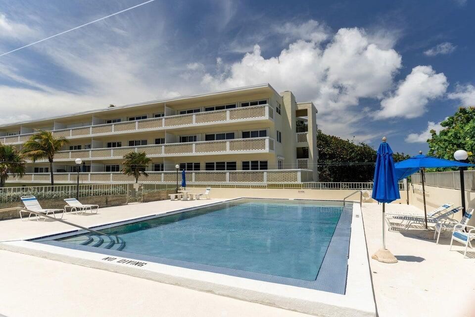2565 pool