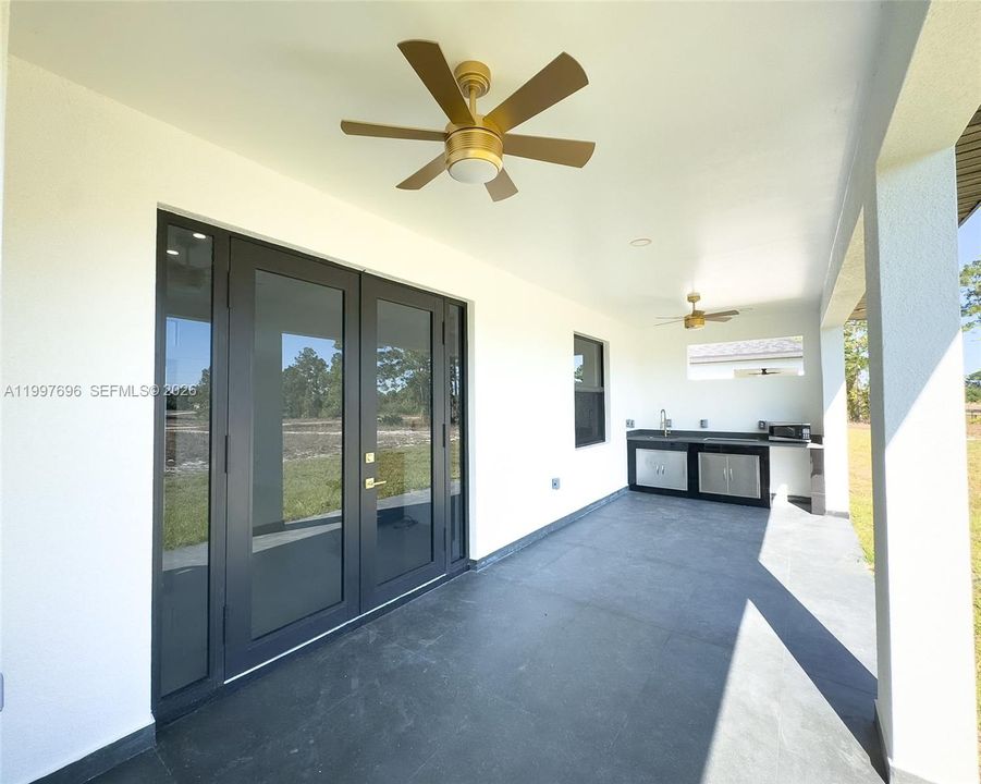 For Sale: $425,000 (4 beds, 2 baths, 1865 Square Feet)