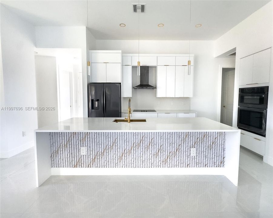For Sale: $425,000 (4 beds, 2 baths, 1865 Square Feet)