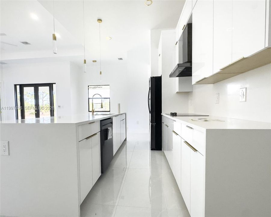 For Sale: $425,000 (4 beds, 2 baths, 1865 Square Feet)