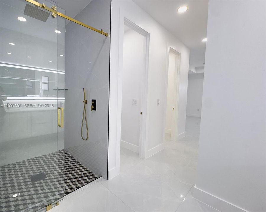 For Sale: $425,000 (4 beds, 2 baths, 1865 Square Feet)