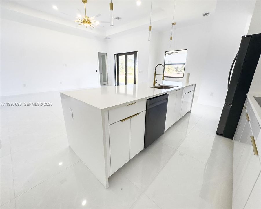 For Sale: $425,000 (4 beds, 2 baths, 1865 Square Feet)