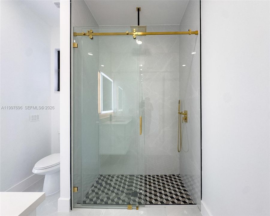 For Sale: $425,000 (4 beds, 2 baths, 1865 Square Feet)