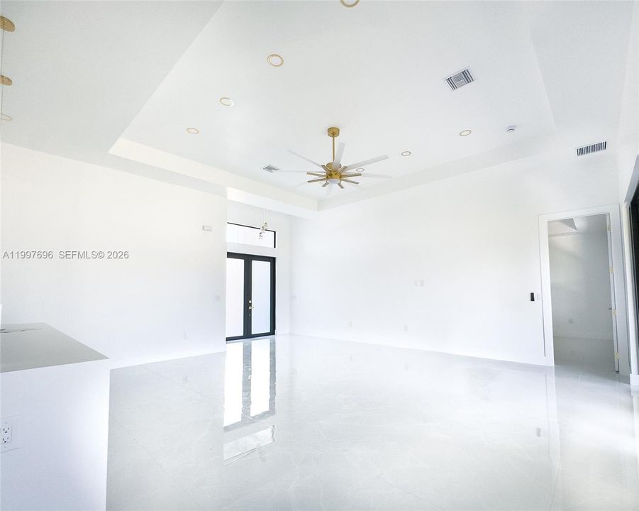 For Sale: $425,000 (4 beds, 2 baths, 1865 Square Feet)
