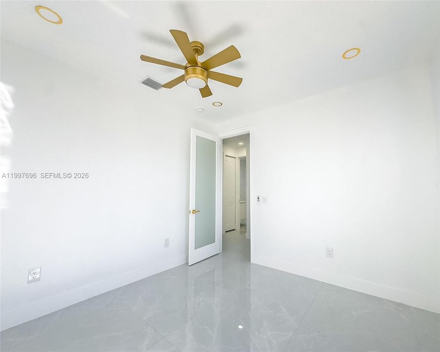 For Sale: $425,000 (4 beds, 2 baths, 1865 Square Feet)