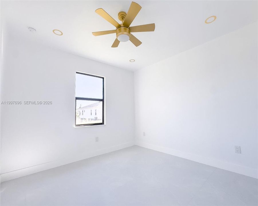 For Sale: $425,000 (4 beds, 2 baths, 1865 Square Feet)