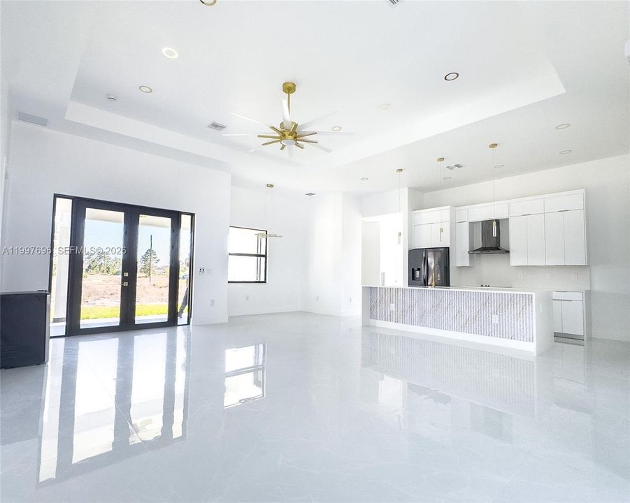 For Sale: $425,000 (4 beds, 2 baths, 1865 Square Feet)
